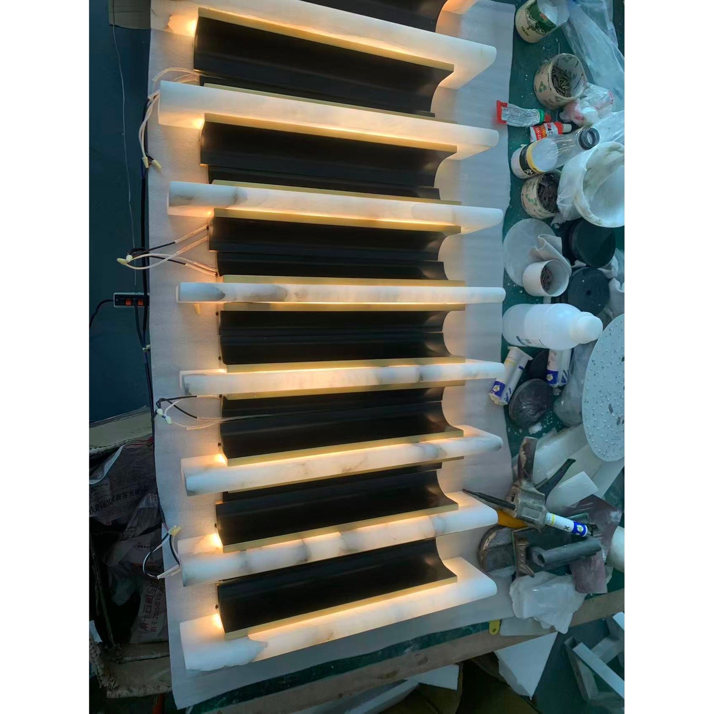 Timide Alabaster Wall Lamp