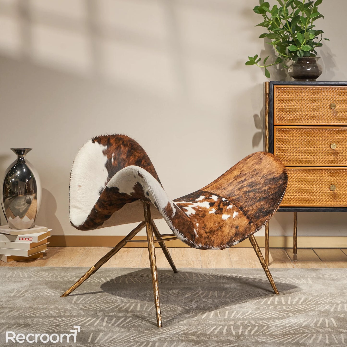 Thaddeo Milk Coffee Fur Lounge Chair