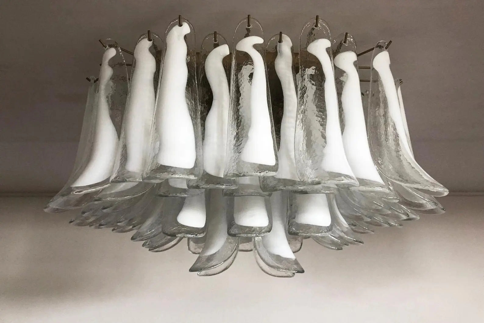 Murano Ceiling lamp – 64 petals – Transparent/White
