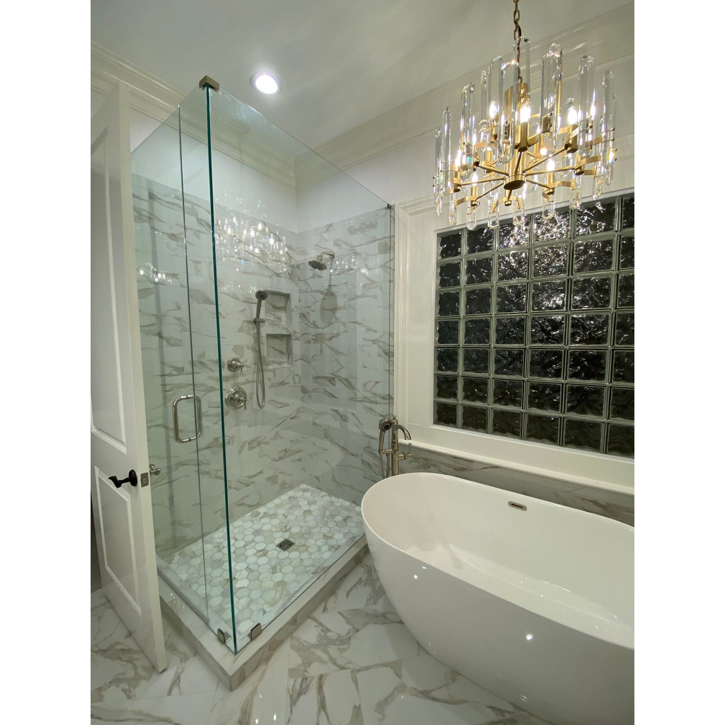 Bonington Round Chandelier 24"