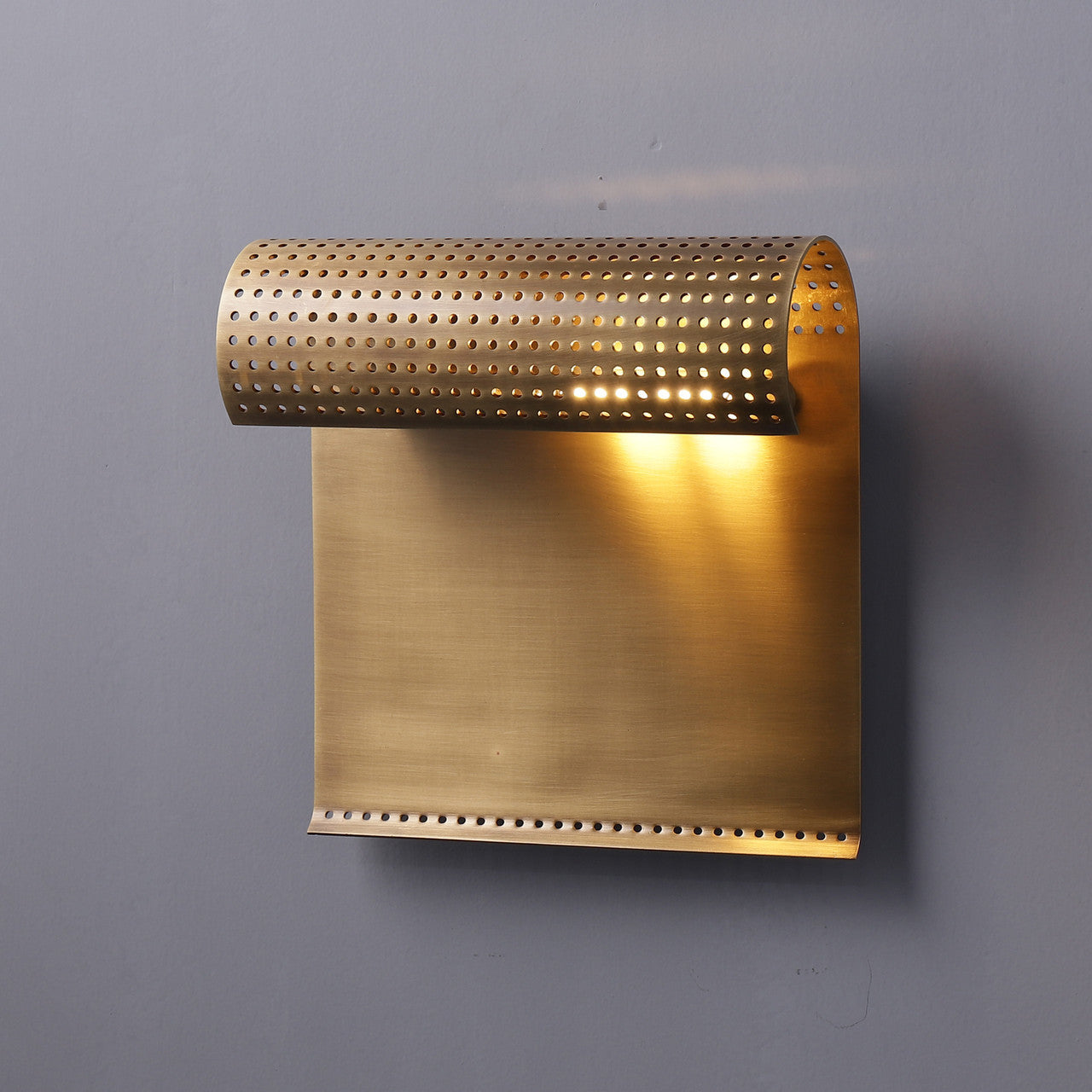 Scroll-I Wall Sconce Brass