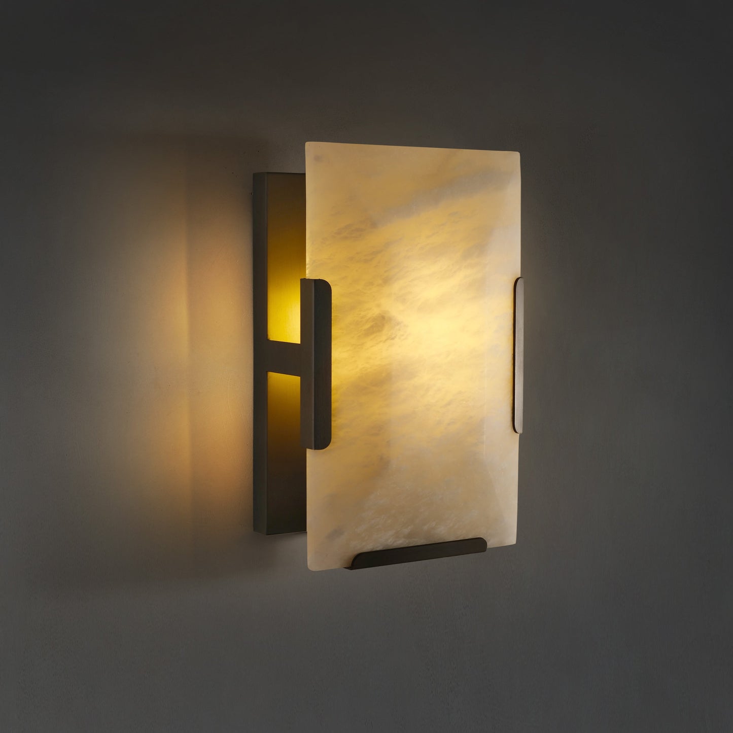 Harllow Calcite Single Wall Sconce 6“