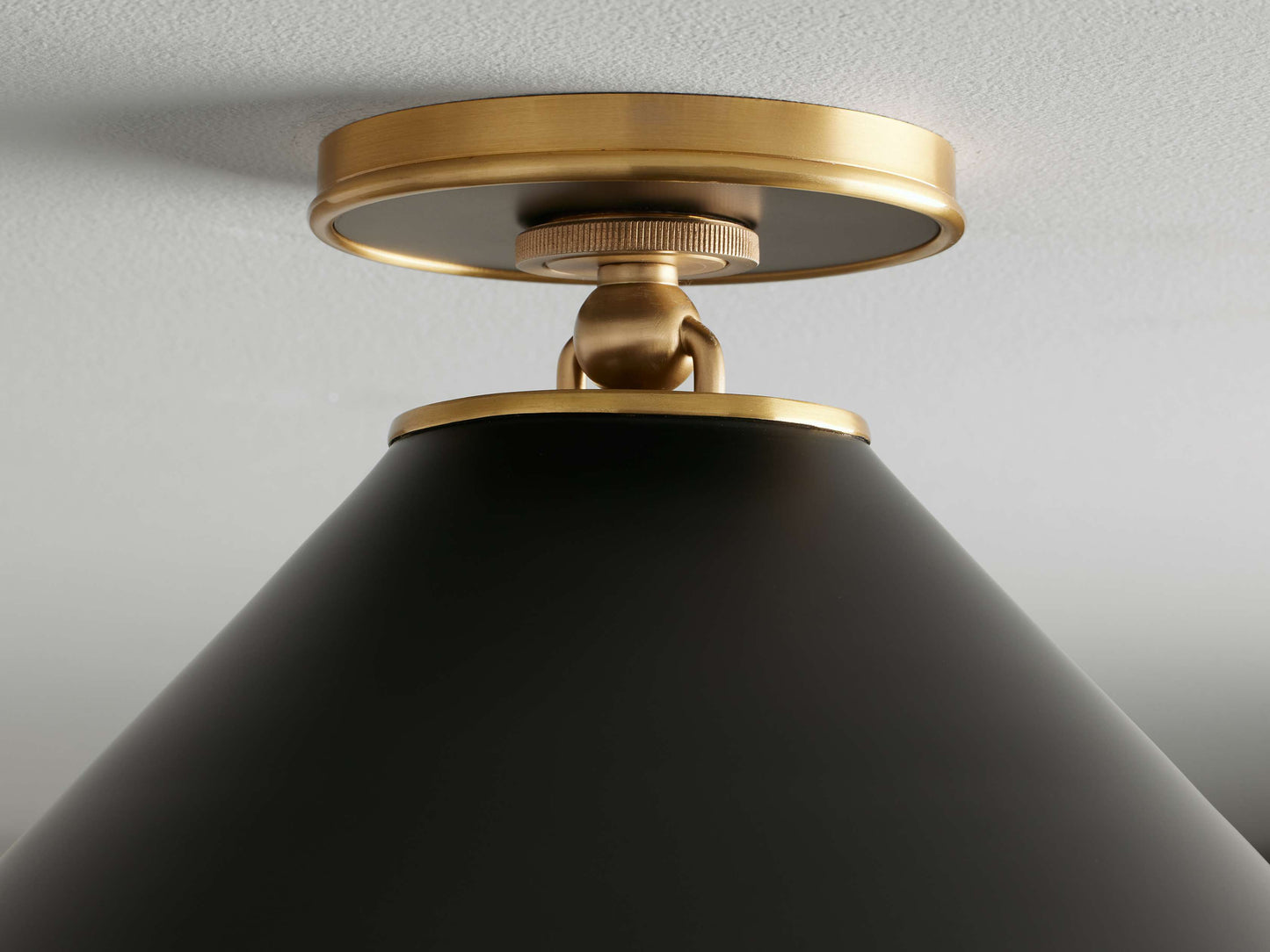 Arno Large Flushmount in Black