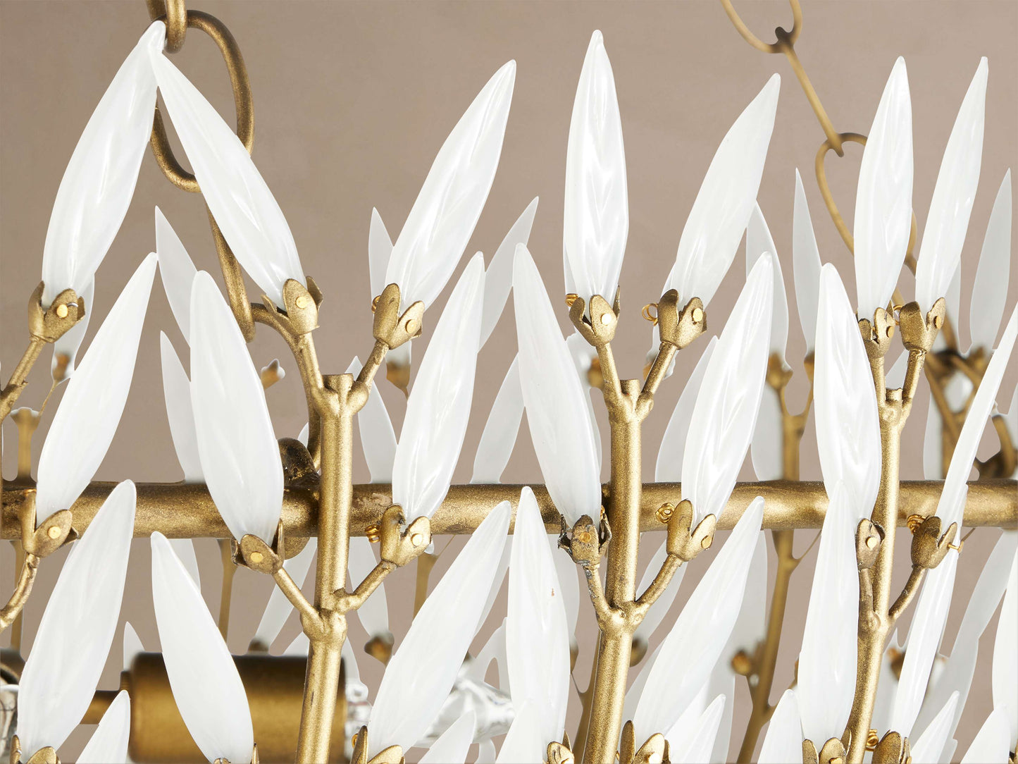 Morrigan Round Chandelier 34'' 56''D