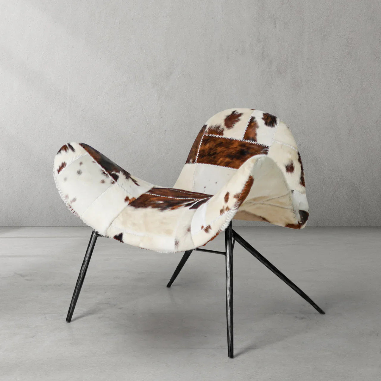 Thaddeo Milk Coffee Fur Lounge Chair