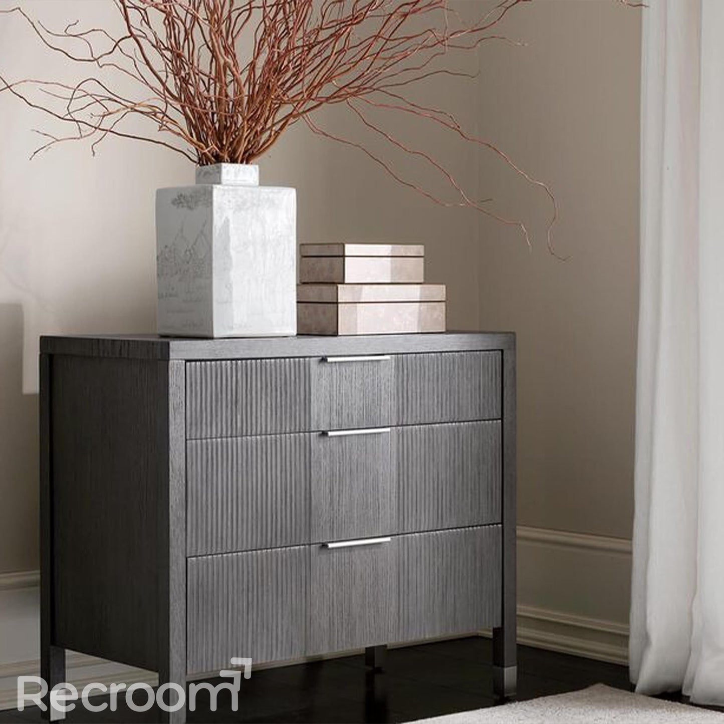 Vurmo Three-Drawer Chest