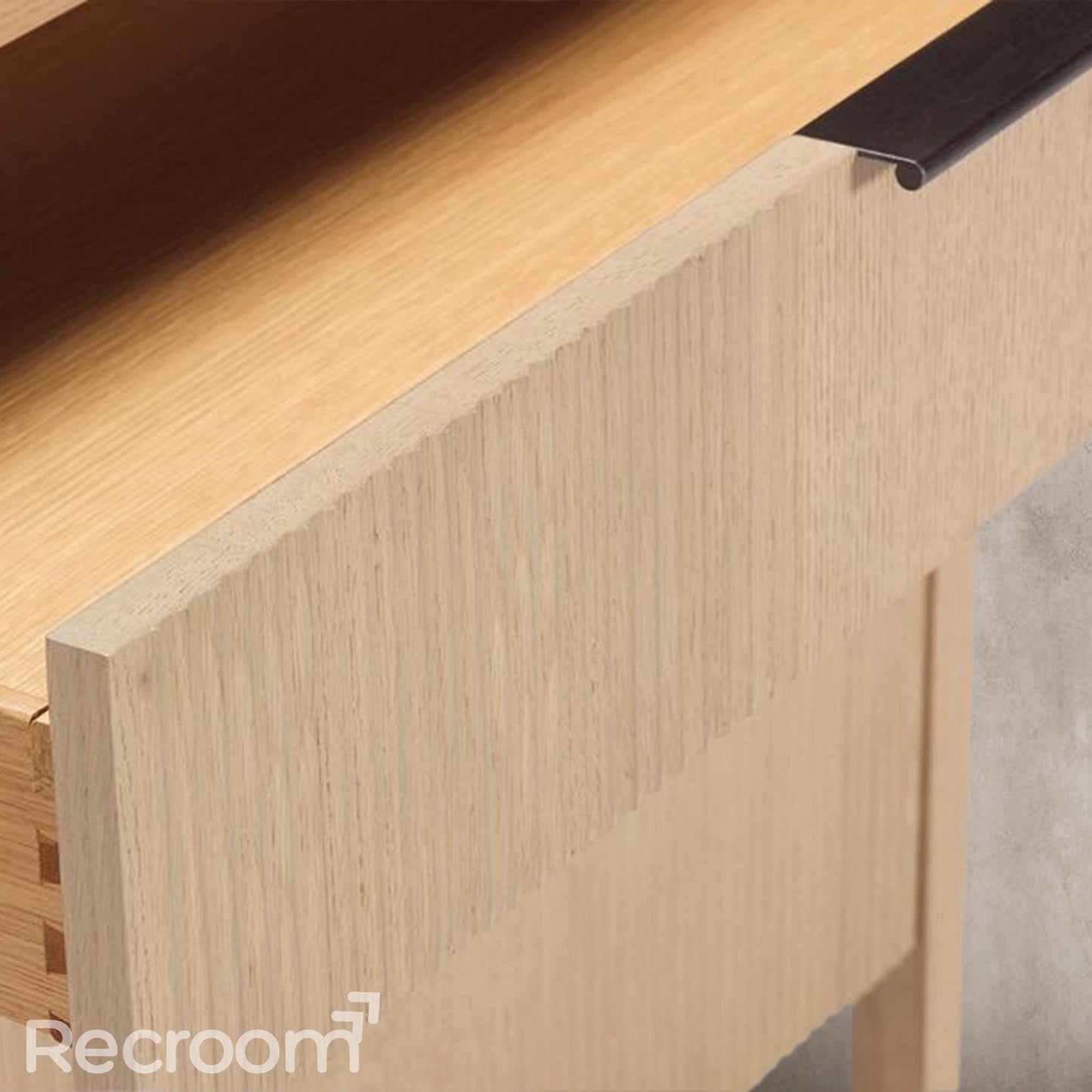 Vurmo Three-Drawer Chest