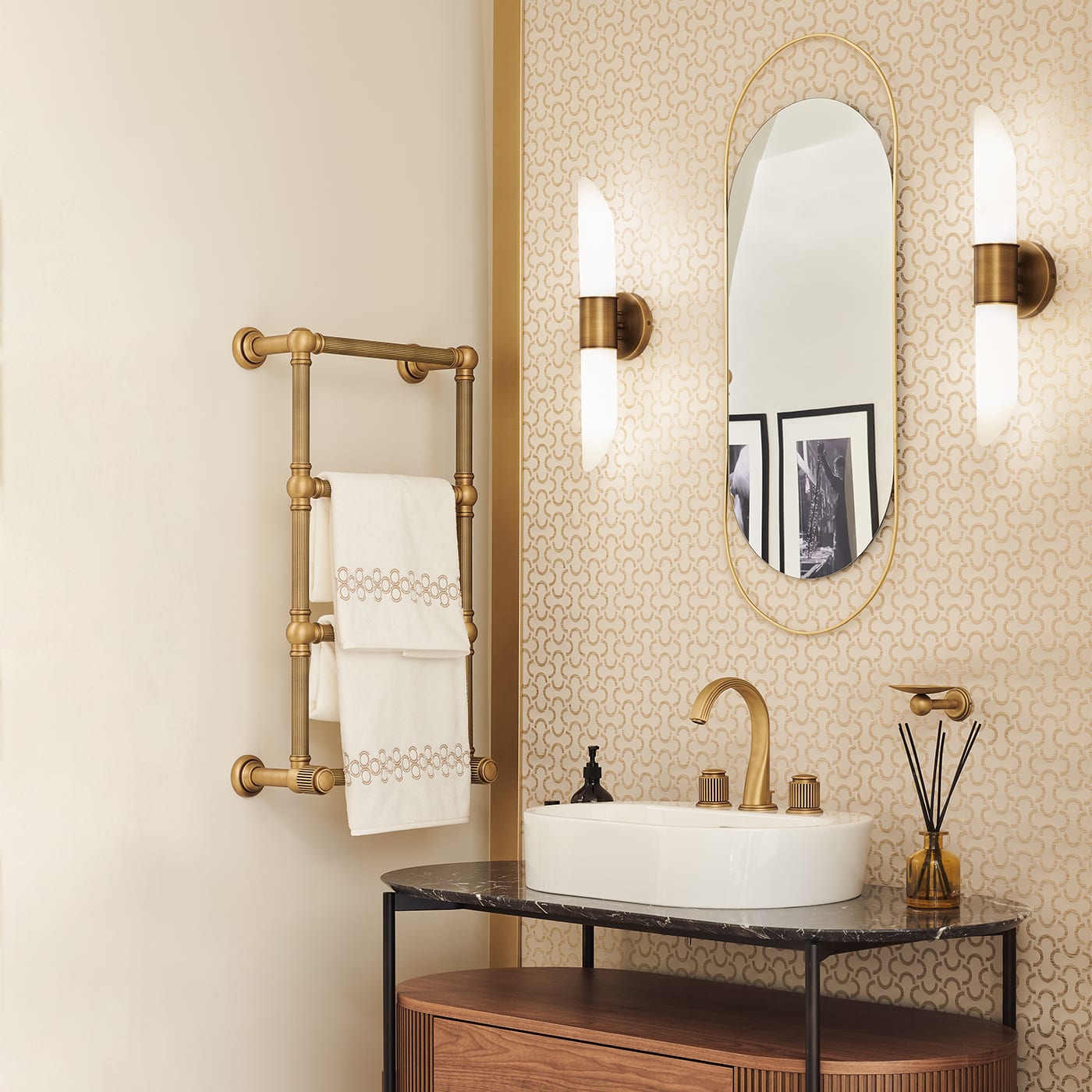 Tabitha Alabaster Wall Lamp