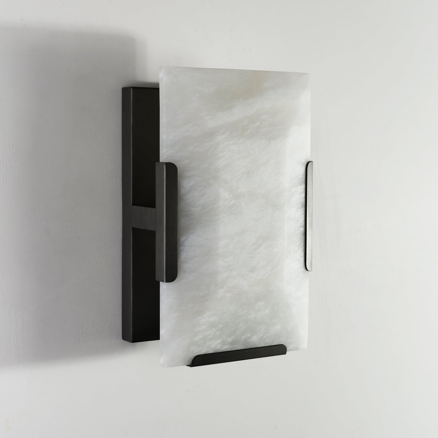 Harllow Calcite Single Wall Sconce 6“