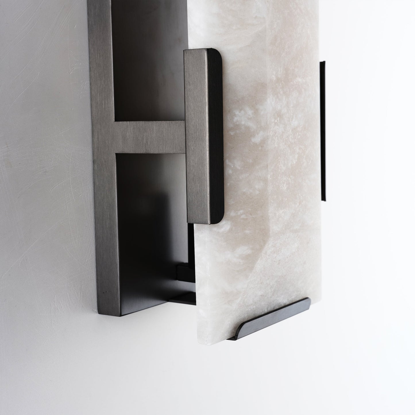 Harllow Calcite Single Wall Sconce 6“