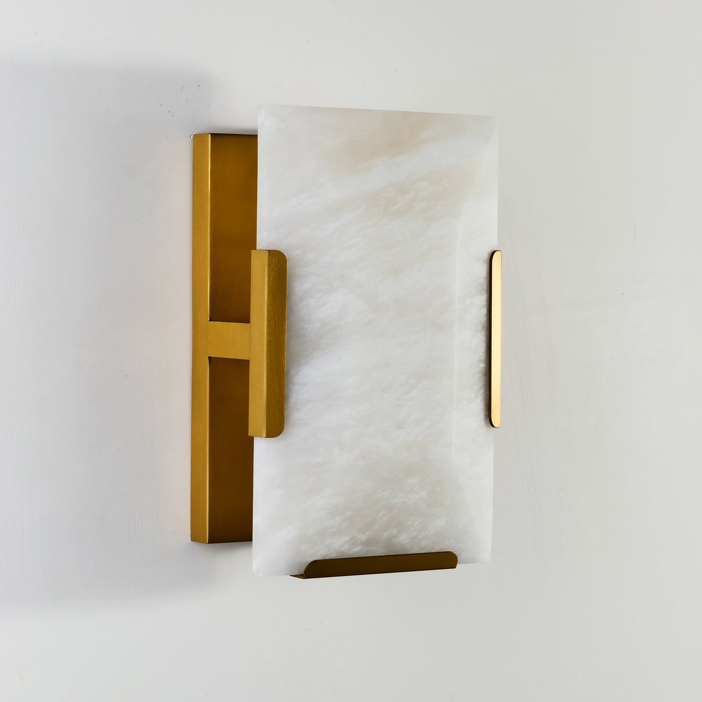 Harllow Calcite Single Wall Sconce 6“