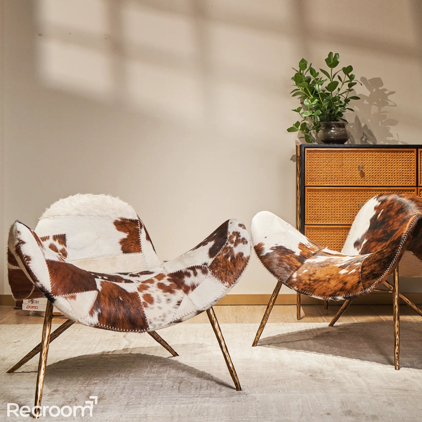 Thaddeo Milk Coffee Fur Lounge Chair